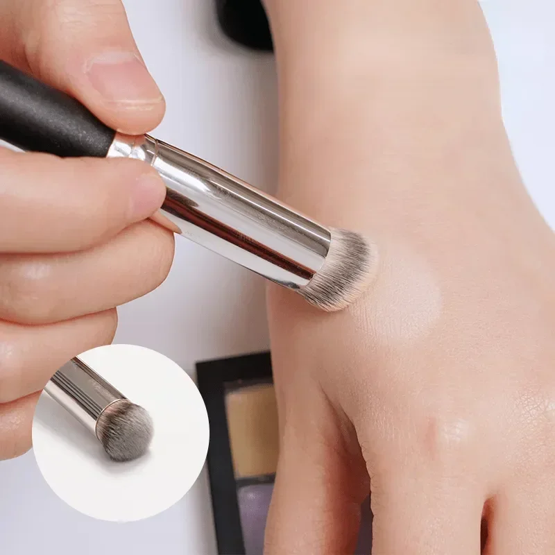 Pędzel do korektora podkładu P – Huda Beauty Makeup Brush Set recenzja i cena